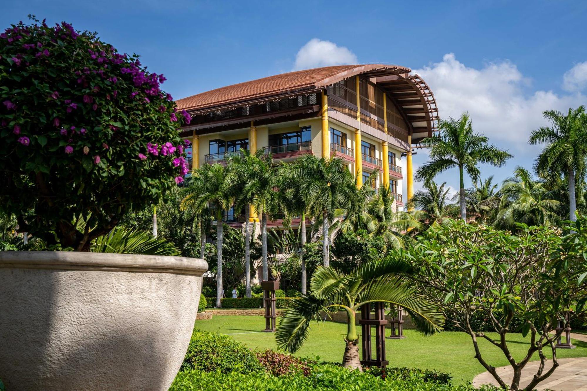 The St. Regis Sanya Yalong Bay Resort Exterior photo